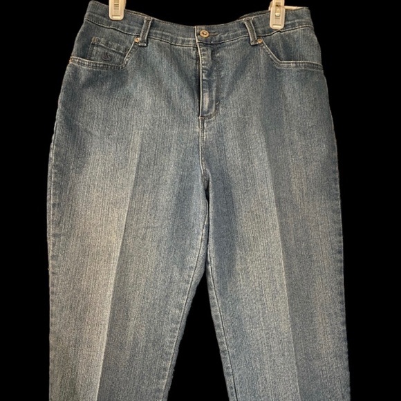 Women Gloria Vanderbilt Amanda Capri Denim Stretch Jeans Cuffed High Rise 12 NEW - Picture 1 of 6